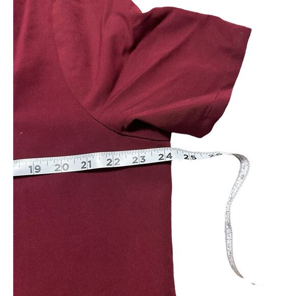 FIGS Casma Three Pocket Scrub Top Women's Size XXL Burgundy - Picture 4 of 5